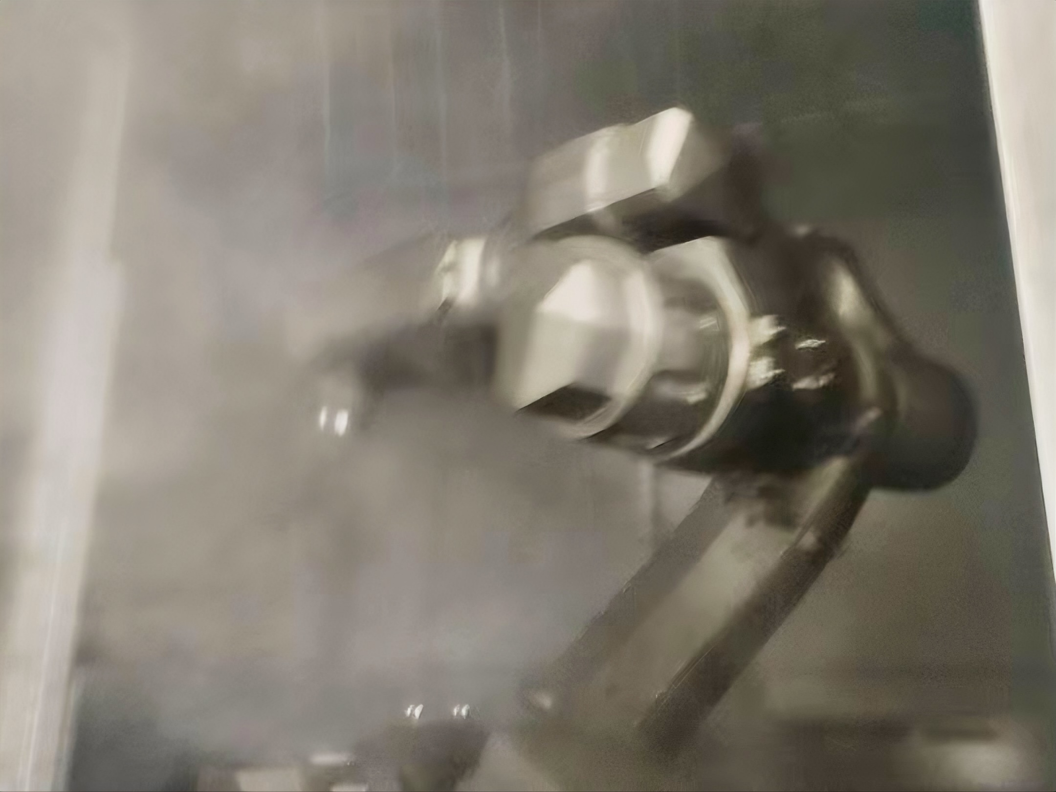 在汽車發(fā)動機(jī)、變速器等精密工業(yè)智能清洗解決方案